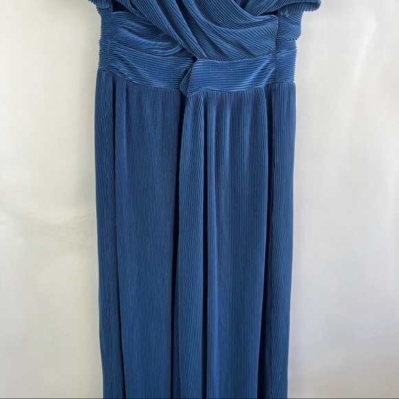 ASTR And The Label Pleated Cutout Jumpsuit Large - Picture 9 of 9